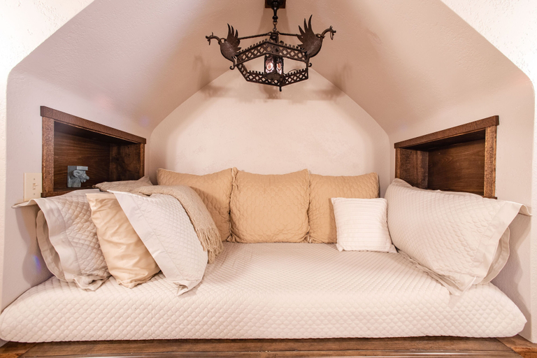 Bedroom 3, HIGHLANDS CASTLE overlooking Lake George.. plus 2 other Castles!, Warren