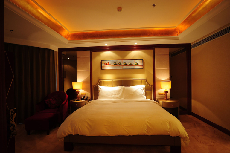 Bedroom 2, Dalian Dynasty International Hotel, Dalian