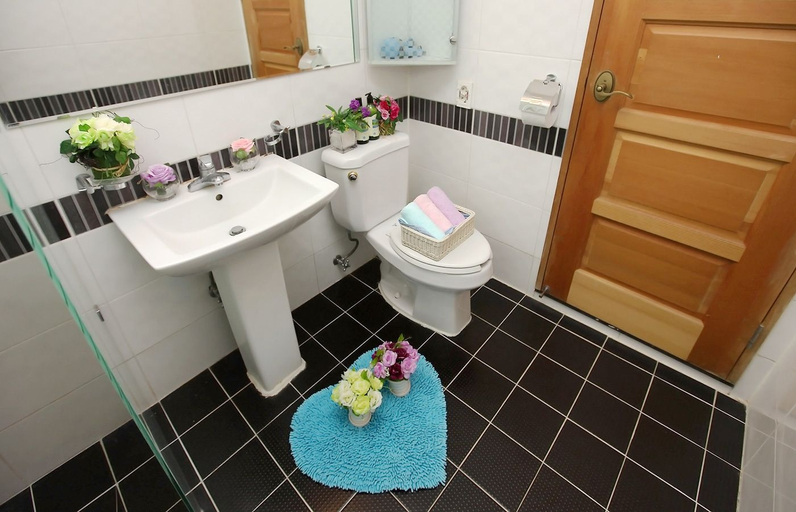 Bathroom 3, Castle in the Forest, Jeongseon