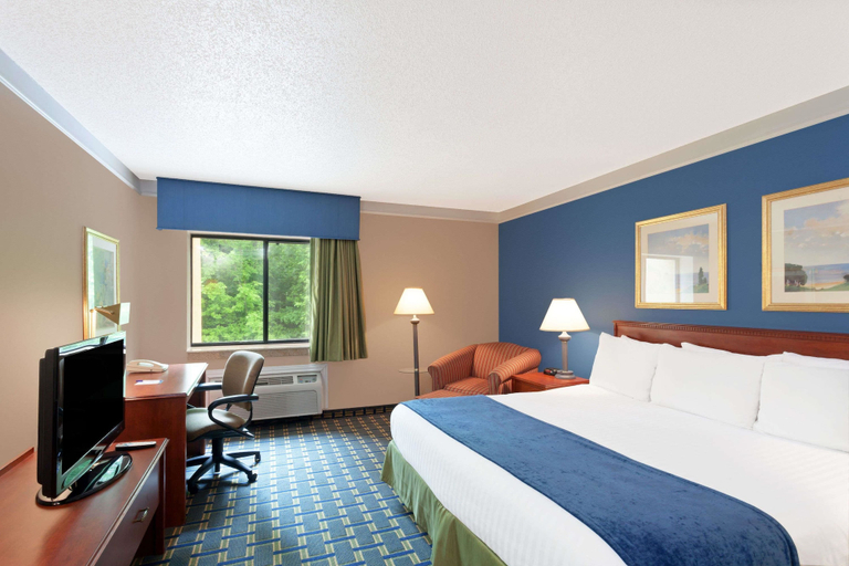 Bedroom 3, Baymont by Wyndham Memphis East, Shelby