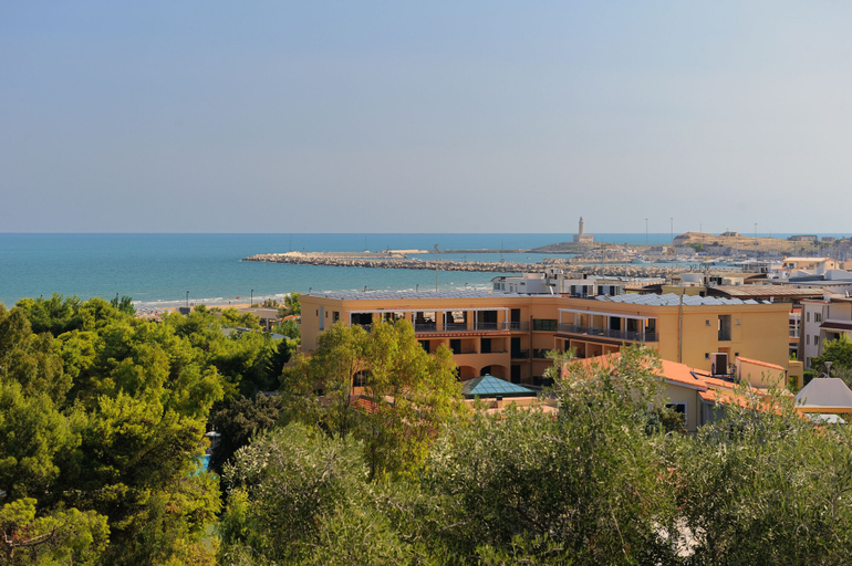 Exterior & Views 2, Hotel I Melograni, Foggia