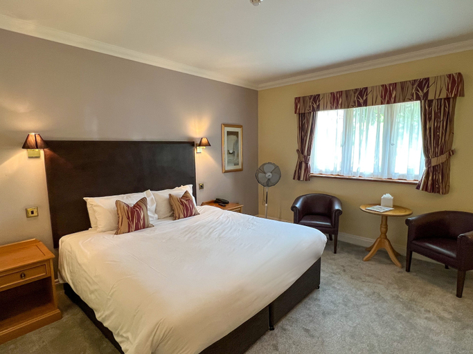 Bedroom 2, The Moat House, Staffordshire