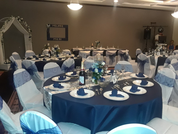 Food & Drinks 5, Amerstone Inn & Event Center, Bernalillo