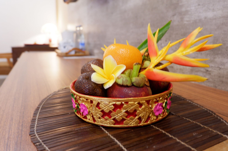 Food & Drinks 6