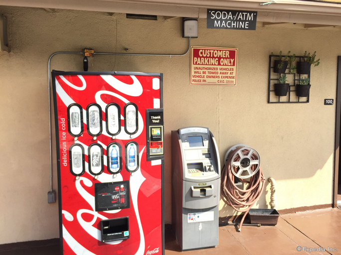 Food & Drinks 5, Anaheim Discovery Inn & Suites, Orange