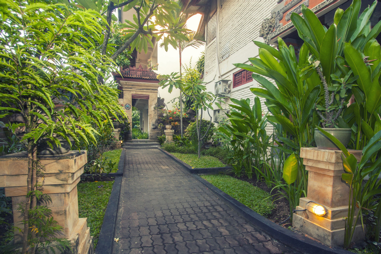 Exterior & Views 15