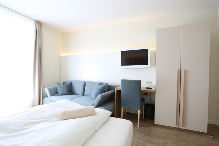 Bedroom 3, LoC - Hotel Kannenkeller Smart Stay, Dillingen an der Donau