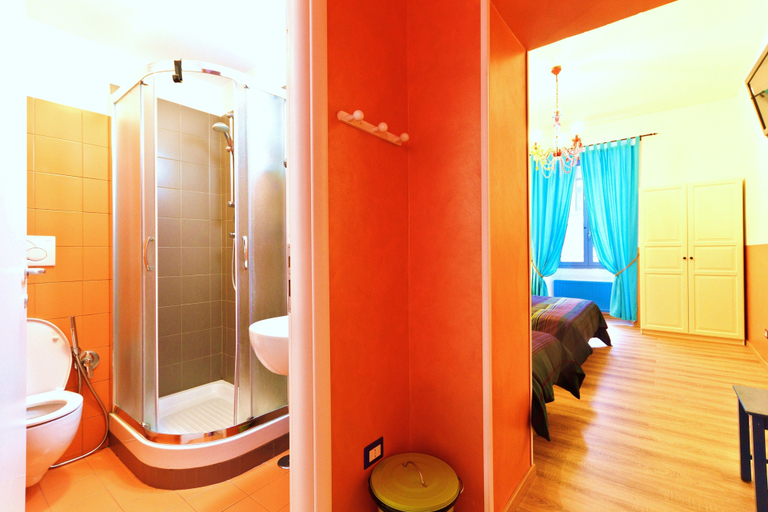 Bathroom 4, Dream Station, Roma