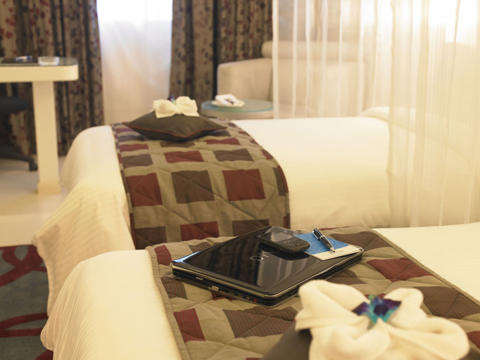 Bedroom 2, BluPetal - A Business Hotel, Bangalore