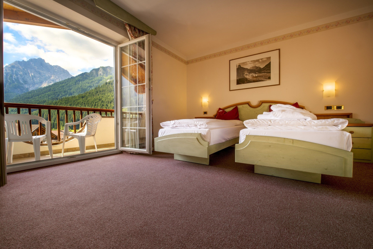 Bedroom 2, Albergo Alla Rosa, Trento