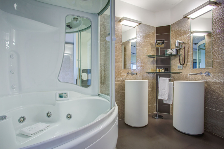 Bathroom 5, Hotel Premier & Suites, Ravenna