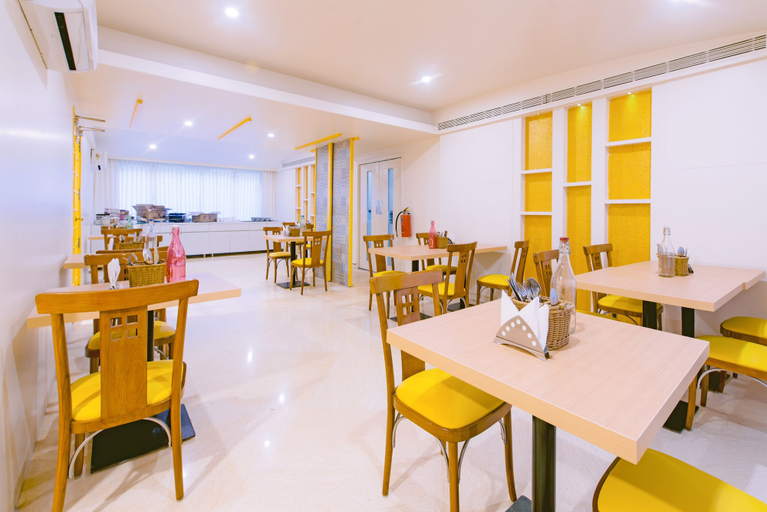 Food & Drinks 5, Bloom Hotel - Indiranagar, Bangalore