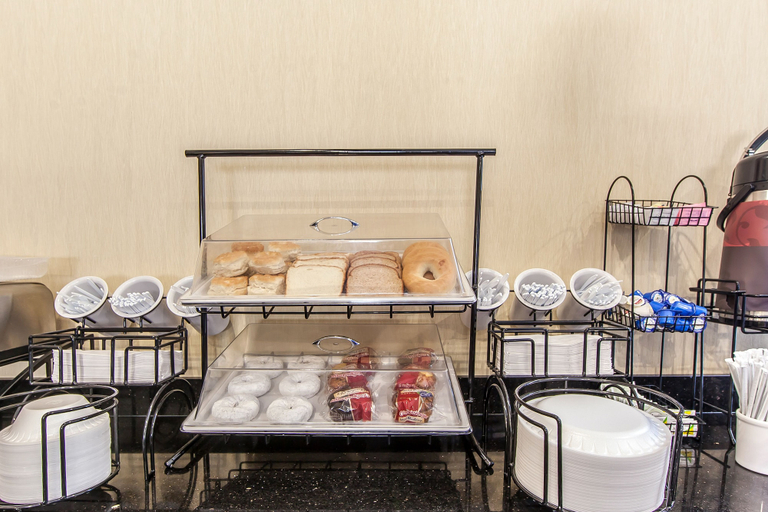 Food & Drinks 5, Quality Inn & Suites Portsmouth, Scioto