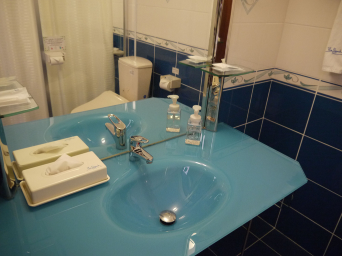 Bathroom 4, Seaside Hotel The Beach, Chatan