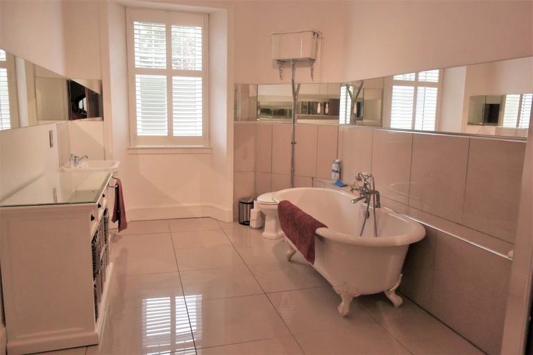 Bathroom, Stronachlachar Lodge, Stirling