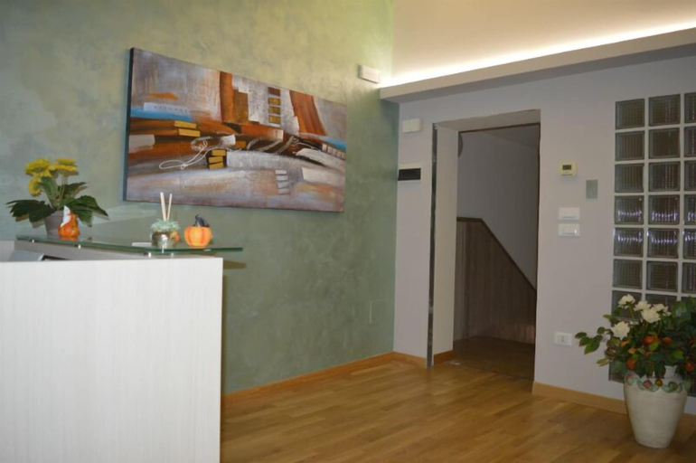 Others 5, B&B Jolie Center, Pescara