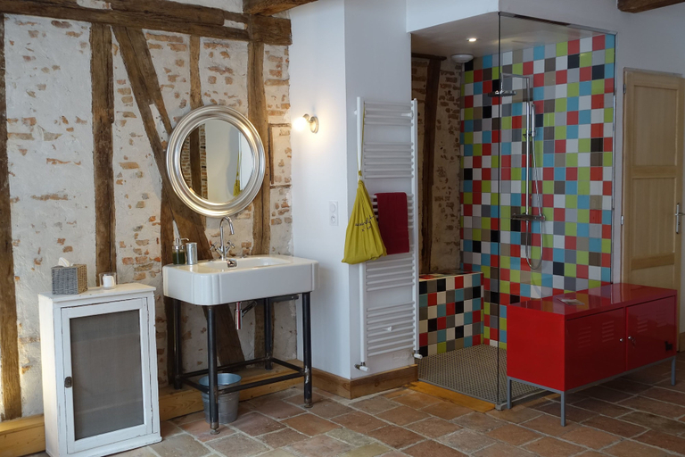 Bathroom 5, Impasse du Boeuf, Tarn