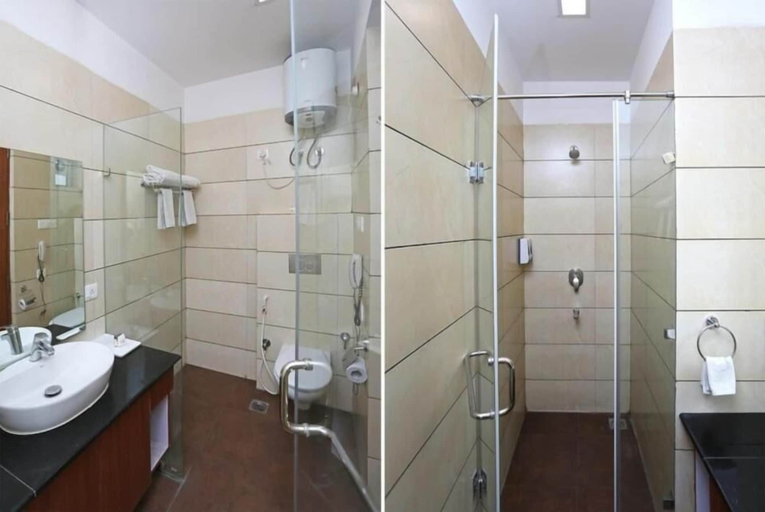 Bathroom 3, Royal Residence City Centre, Gurgaon