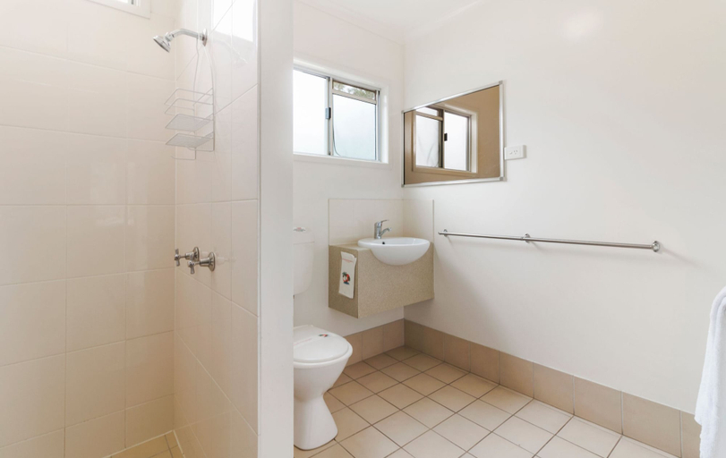 Bathroom 4, Discovery Parks - Coolwaters Yeppoon, Livingstone - Pt B