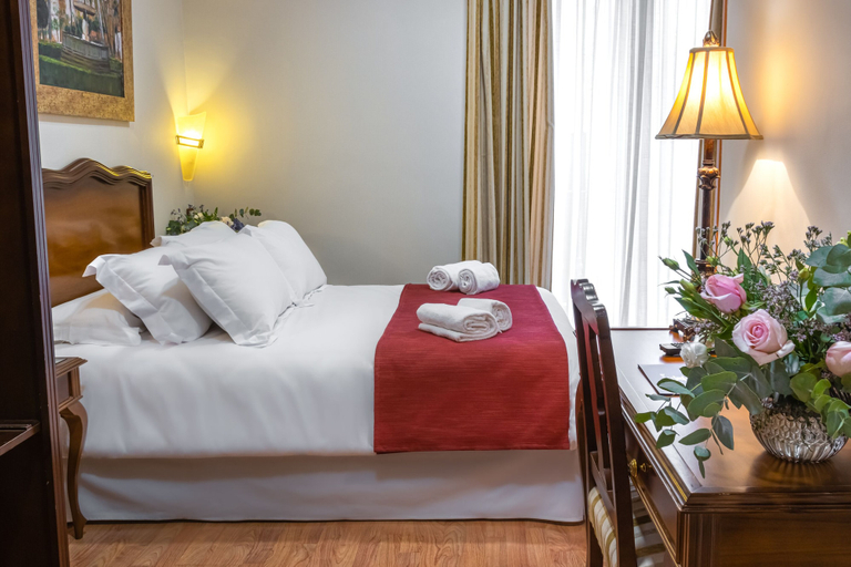 Bedroom 4, Hotel Reina Cristina, Granada
