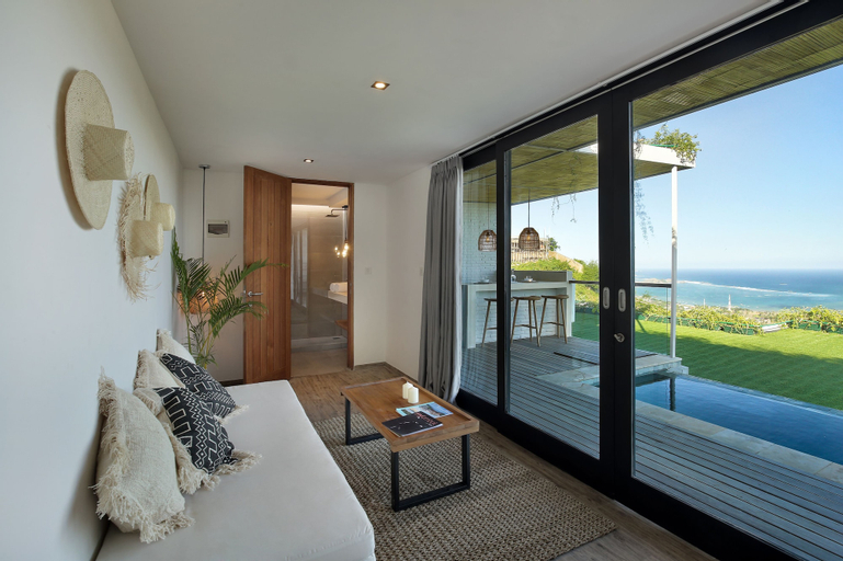 Exterior & Views 26