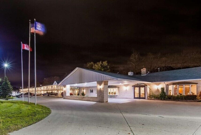 Exterior & Views 2, Days Inn by Wyndham Whitmore Lake/Ann Arbor/Brighton, Livingston