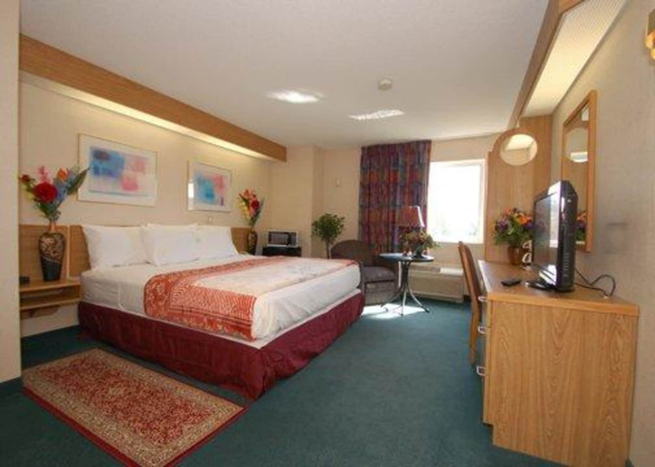 Bedroom 3, Rodeway Inn Willington North, Tolland