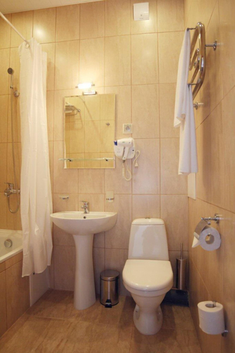 Bathroom 2, Hotel Kupets, Naro-Fominskiy rayon