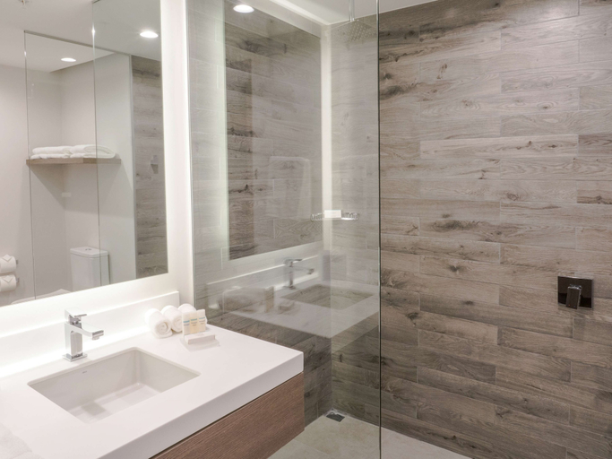 Bathroom 5, Hilton Garden Inn Santa Ana San Jose, Santa Ana