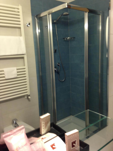 Bathroom 5, Vittoria, Foggia
