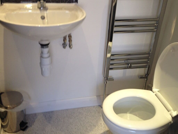 Bathroom 5, The Grosvenor Guest House, East Sussex