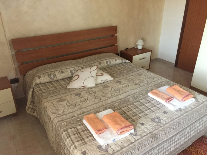 Bedroom 5, Rudy Arenaile, Syracuse