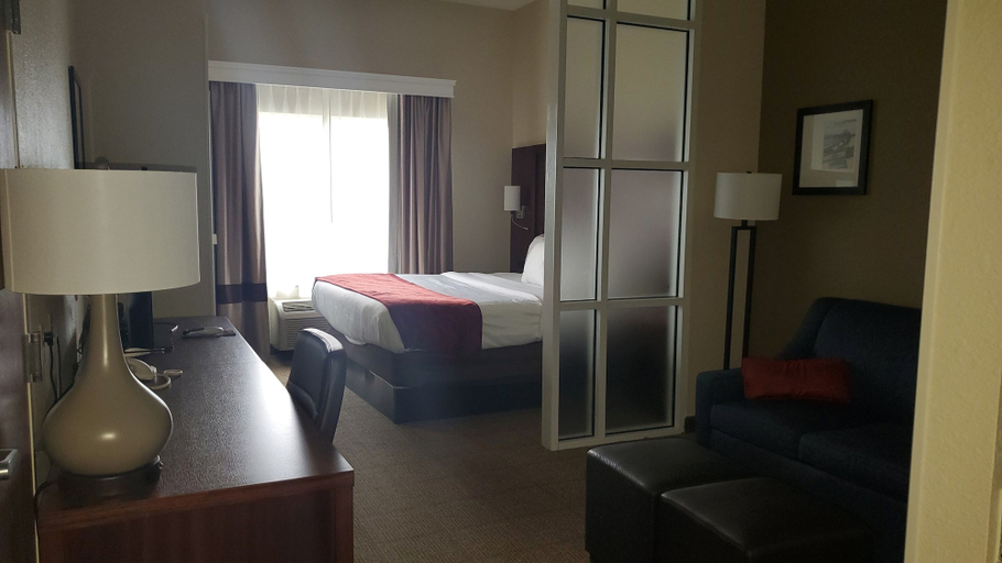 Bedroom 3, Comfort Suites Vicksburg, Warren