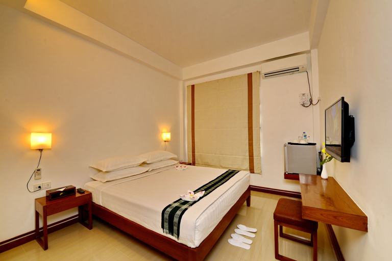 Bedroom 2, Zfreeti Hotel, Myingyan