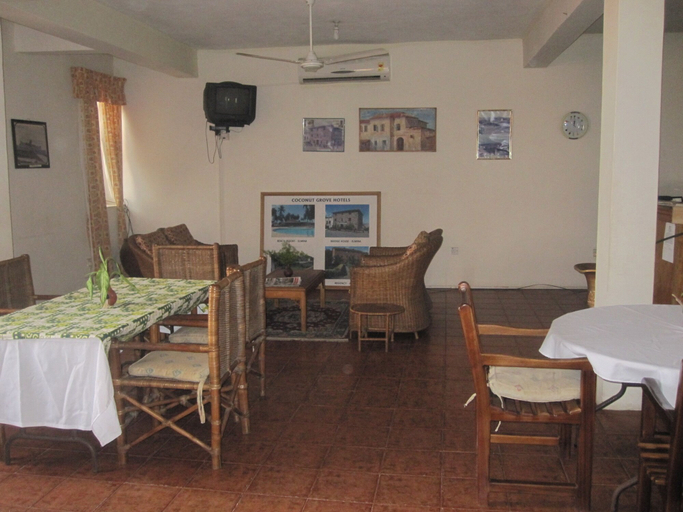 Food & Drinks 3, Coconut Grove Bridge House, Komenda-Edina-Eguafo-Abirem