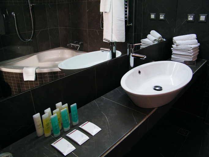Bathroom 2, Hotel President Pantovcak, Zagreb