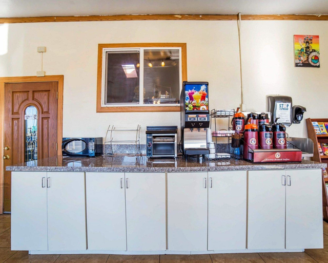 Food & Drinks 5, Rodeway Inn at Lake Powell, Coconino