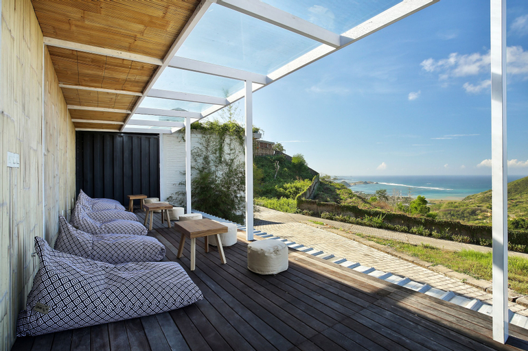 Exterior & Views 22