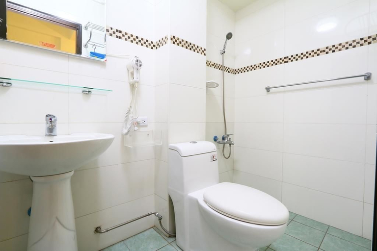 Bathroom 3, Birds Flower B&B, Yilan