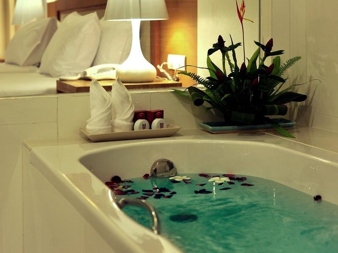 Bathroom 5, Princess Seaview Resort & Spa, Pulau Phuket