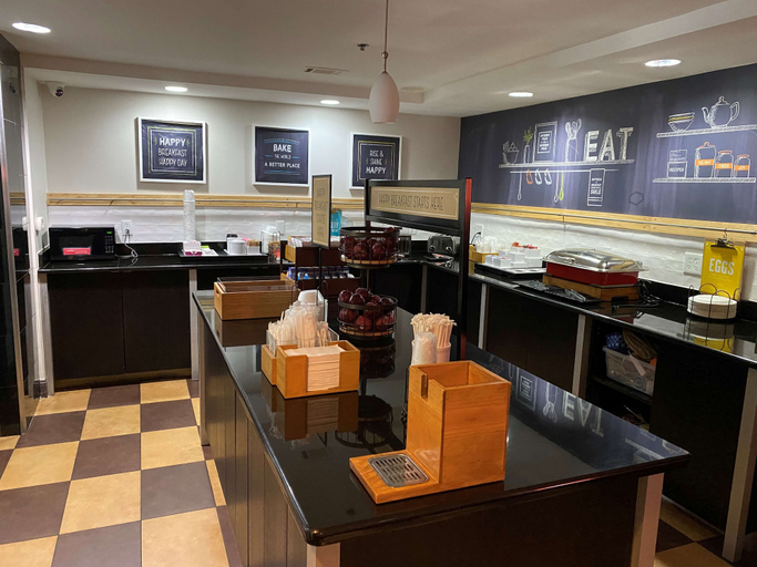 Food & Drinks 4, Hampton Inn Ft. Chiswell-Max Meadows, Wythe