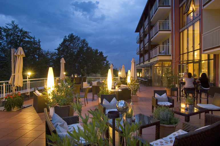 Exterior & Views 2, BALANCE - Das 4 Elemente SPA & GOLF Hotel, Klagenfurt Land