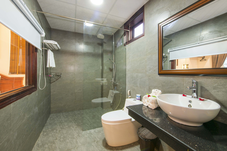 Bathroom 5, Bonsai Villa Hoi An, Da Nang