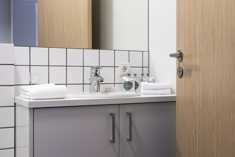 Bathroom 4, Island Apartments, Reykjavík