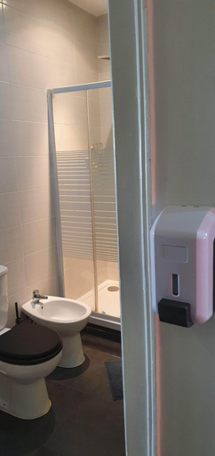Bathroom 3, A Better Place by Lisbon II, Lisbon