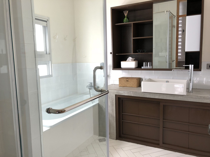 Bathroom 5, La Maisonnette Tainan No.2, Tainan