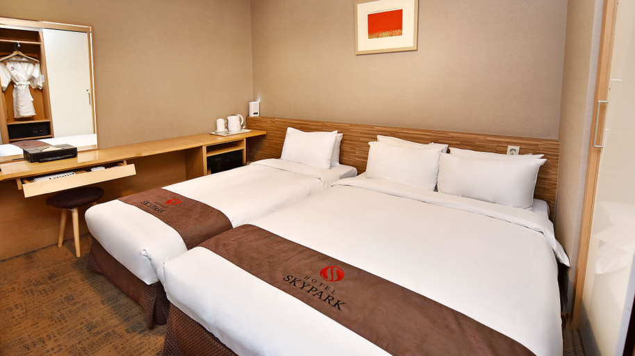 Bedroom 3, Hotel Skypark Myeongdong I, Jung