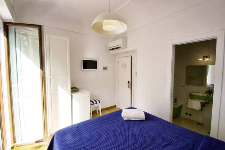 Bedroom 3, Capri Inn, Napoli