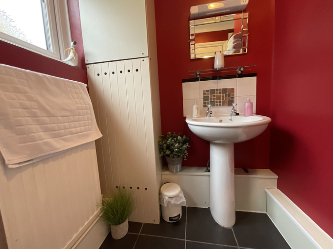 Bathroom 4, The Great Grubb, Devon