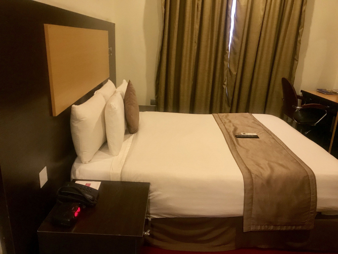 Bedroom 4, Warri Wetland Hotel, Udu